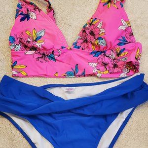 Womens 2 piece bikini v style mid rise bottoms and fuschia hot pink floral top L